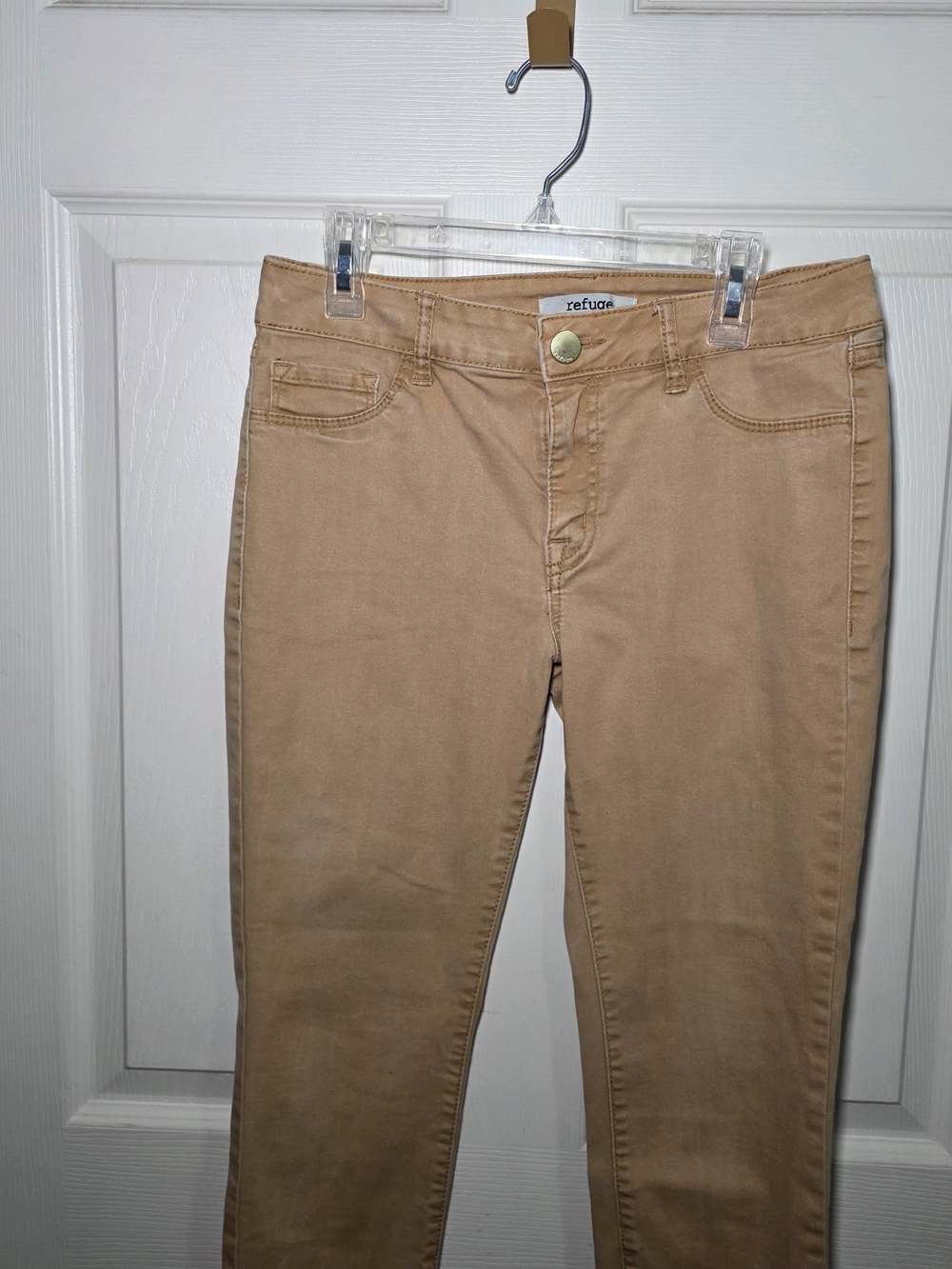 refuge Slim Skinny Jeans in Tan